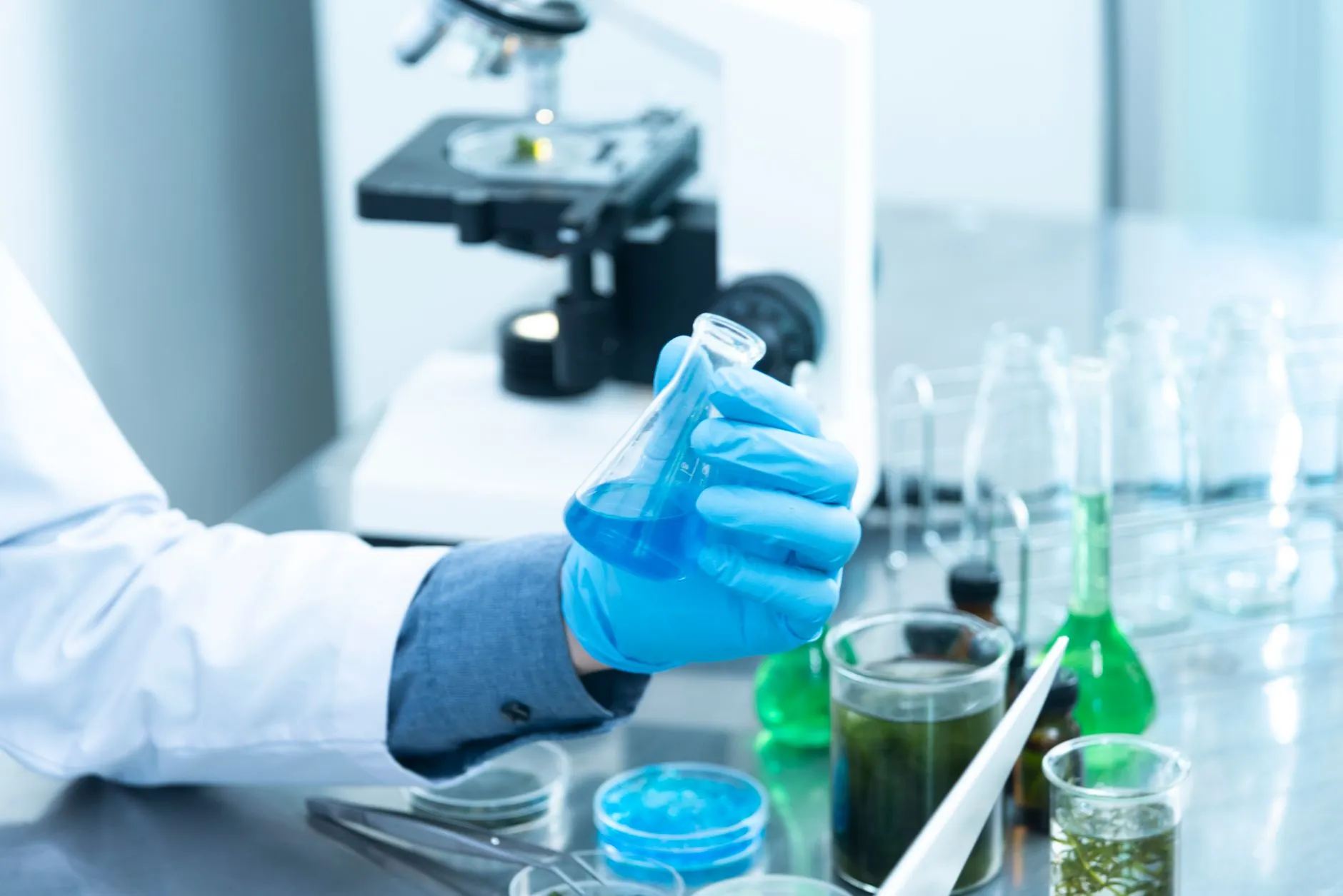 装修施工中扳手与螺丝刀的正确选用与操作要点解析